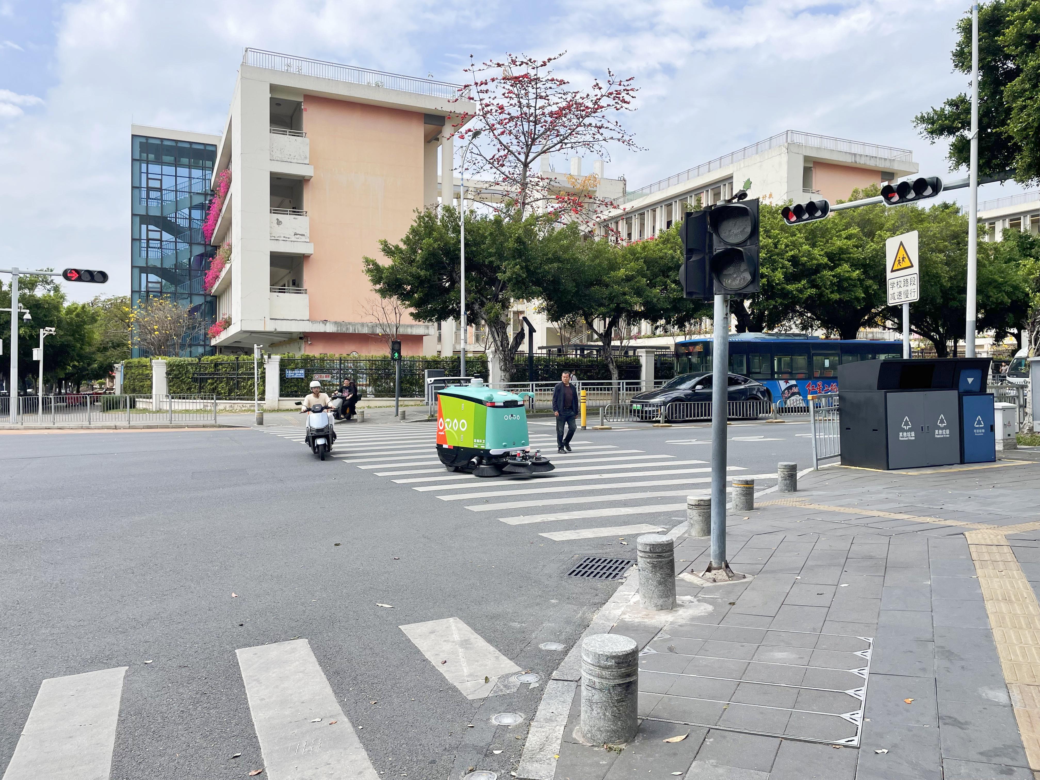 kdpay钱包智能创新“人地空”协同清扫模式，构建智慧环卫高效作业新范式